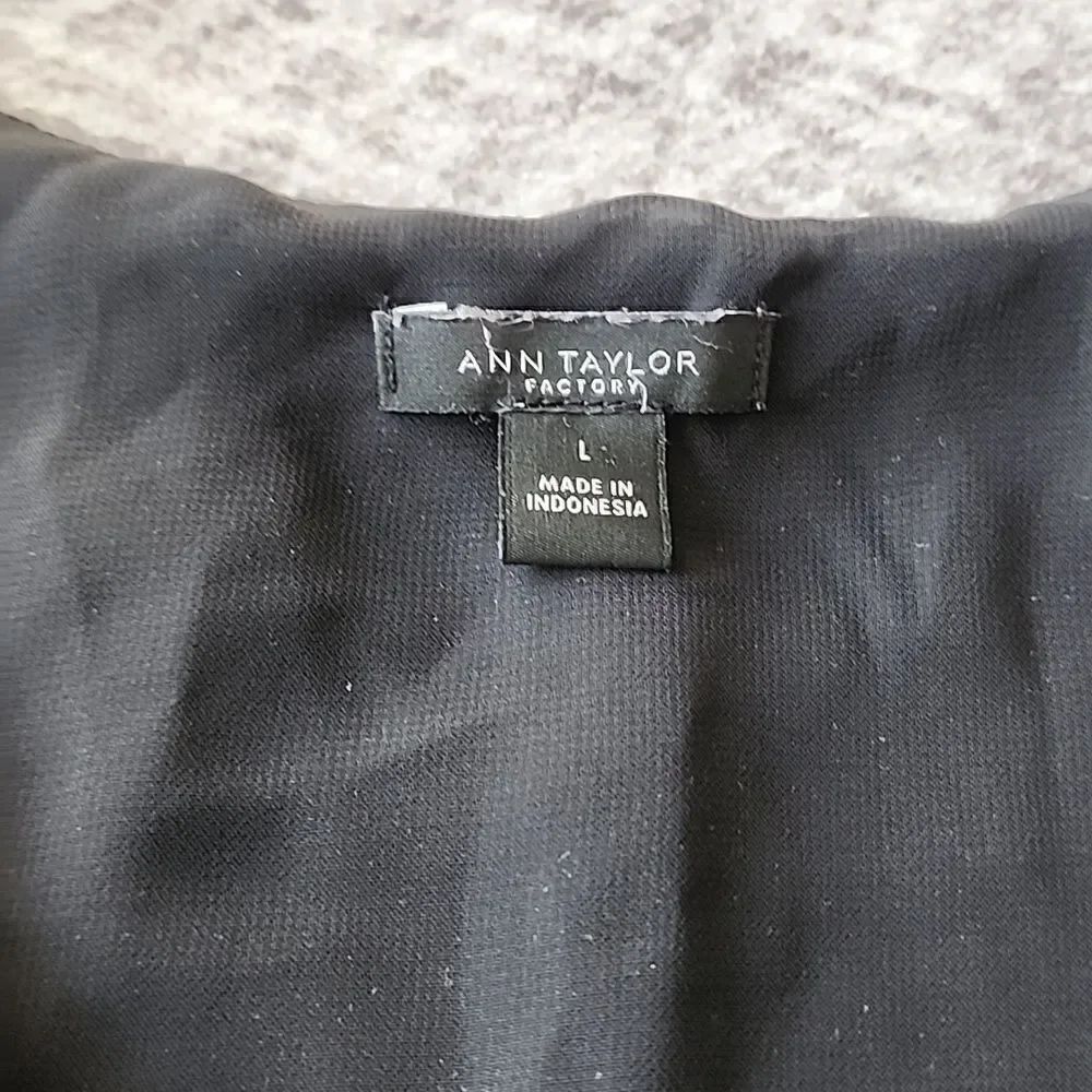 🍍 Ann Taylor- Tank - Picture 2 of 5